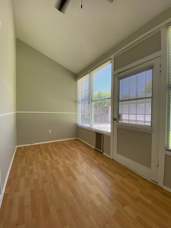 Building Photo - 2335 S Garth Ave