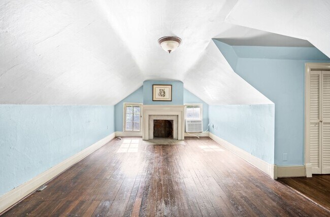 Building Photo - Charming 4BE/3BA Home in Historic Downtown Franklin!