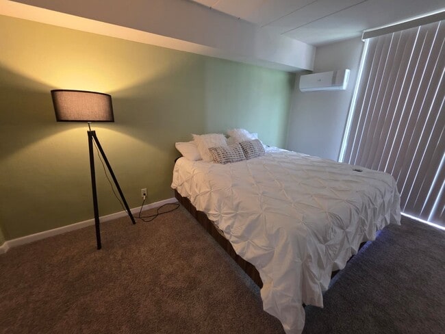 Building Photo - 5400 Memorial Dr