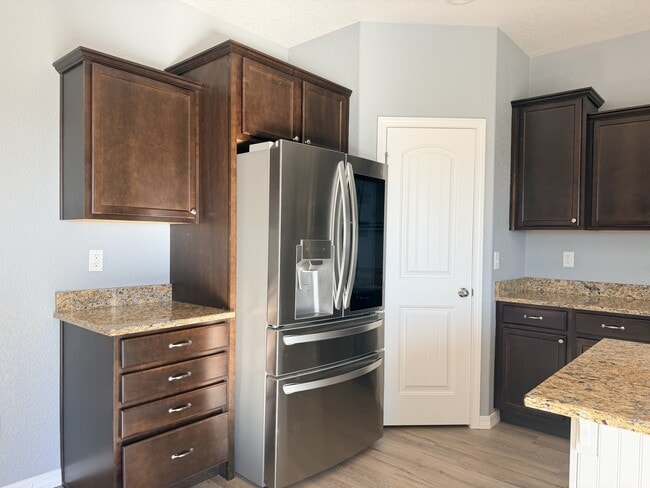 Building Photo - 9545 Sand Myrtle Dr