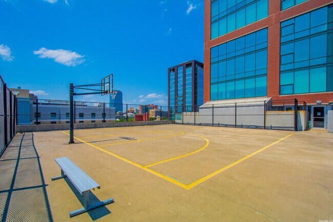 Building Photo - 315 Rock St