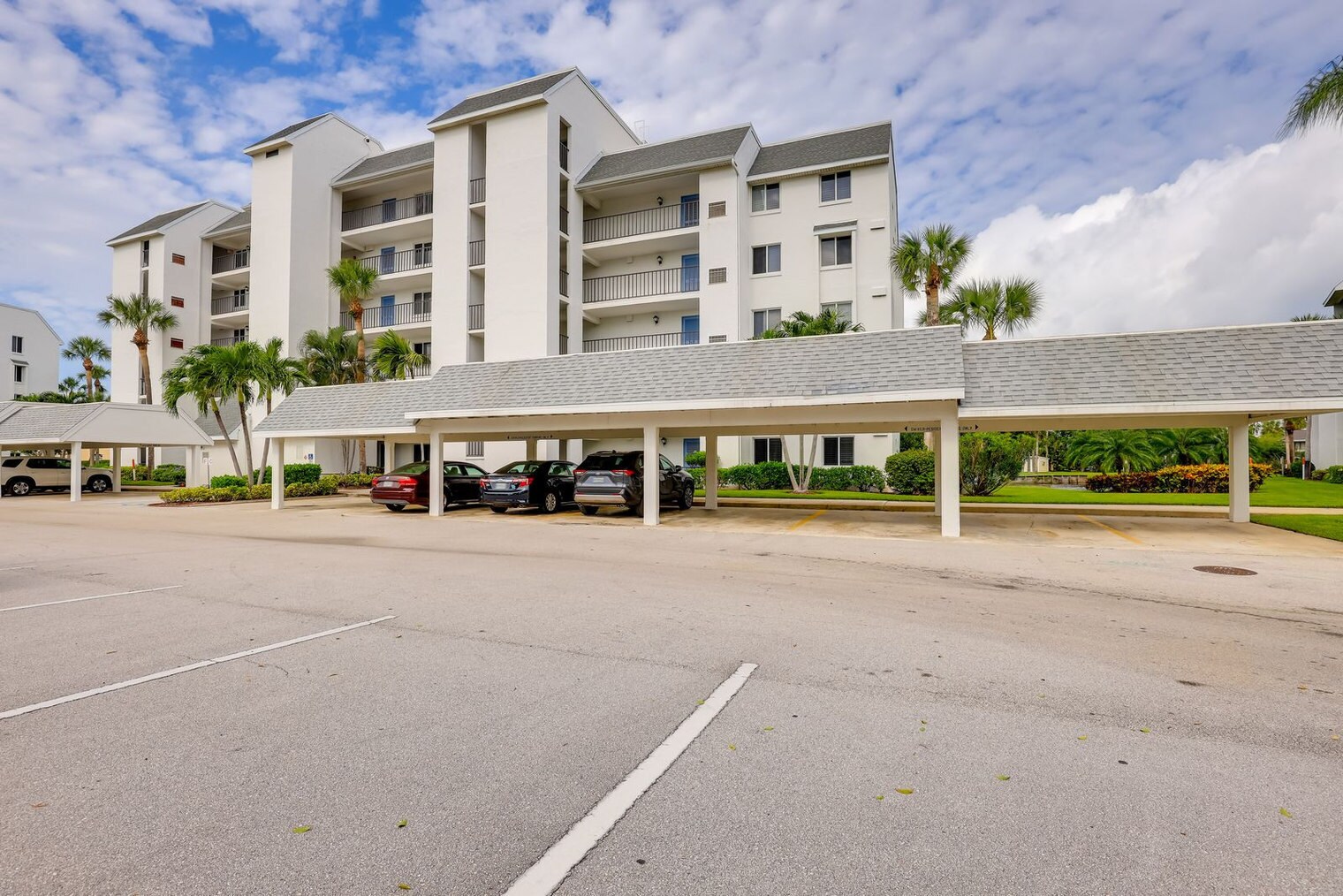 Building Photo - 2400 S Ocean Dr