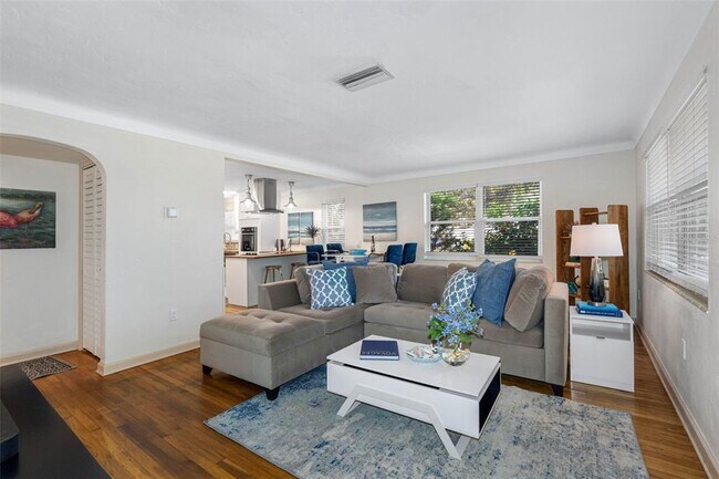 Building Photo - 2201 Park St N