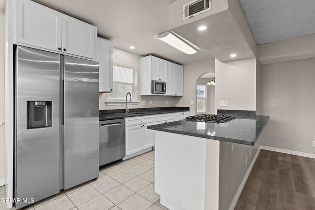 Building Photo - 13713 Paseo del Mar Dr