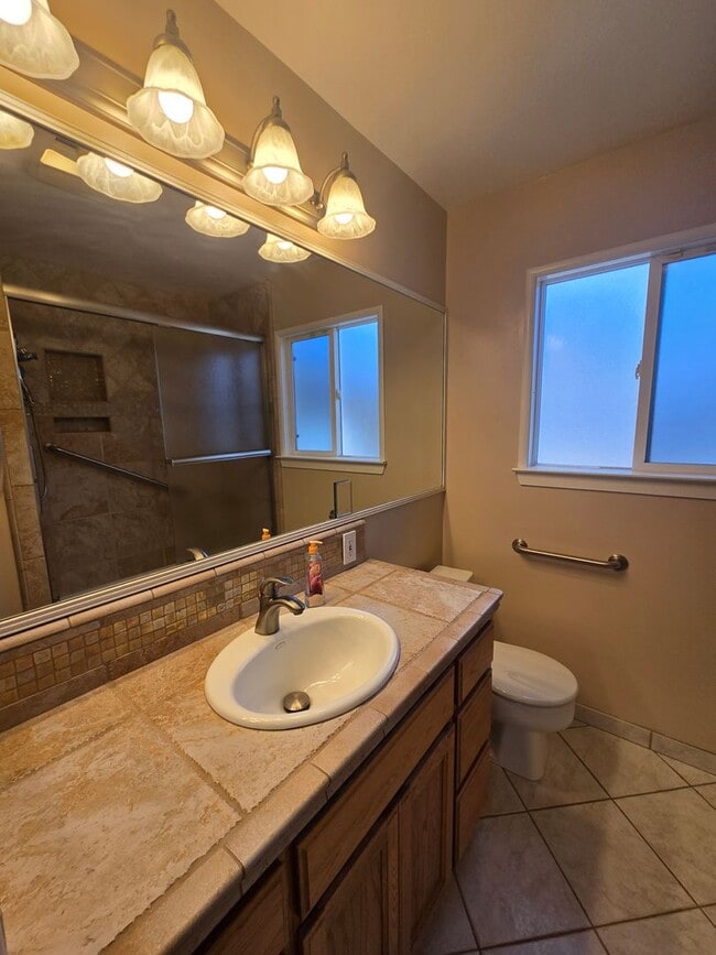Building Photo - 517 Ribier Ave