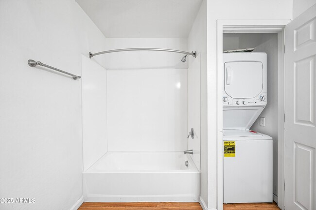 Building Photo - 3065 N 67th Ave