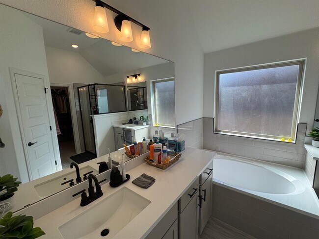 Building Photo - 201 Dove Tree Dr
