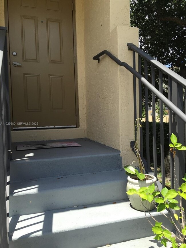 Building Photo - 8940 NE 8th Ave