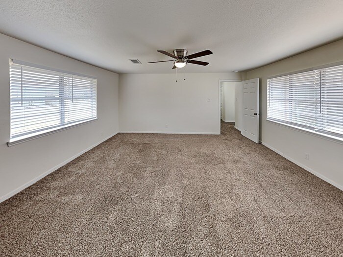 Building Photo - 2405 Avenue G