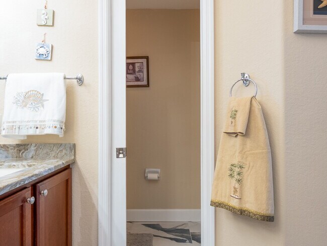 Building Photo - Move in with Zero Deposit! Turnkey Furnish...