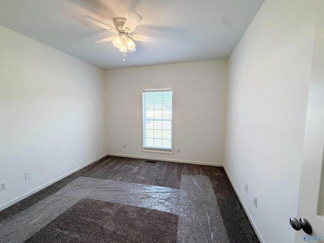 Building Photo - 17916 Remington Dr