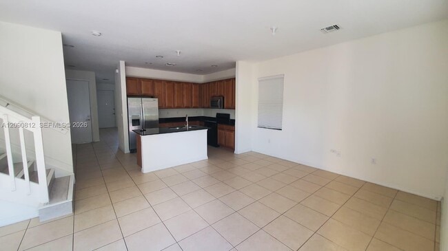 Building Photo - 652 NE 191st Terrace