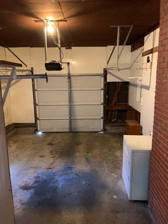 Building Photo - Kensington Park