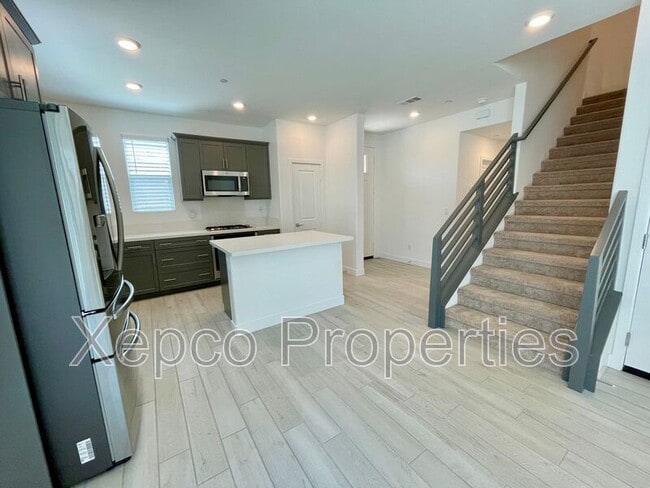 Building Photo - 41425 Penn Dr
