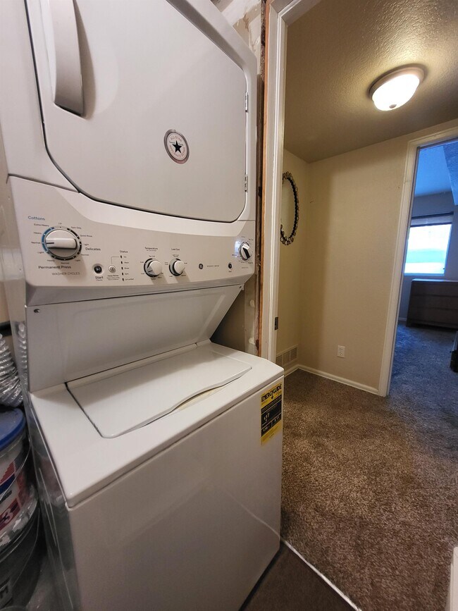 Building Photo - 641 A Gold Dust Dr