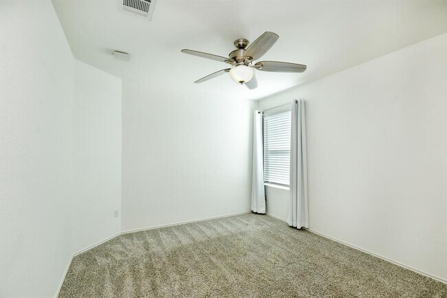 Building Photo - 717 Xanadu Dr