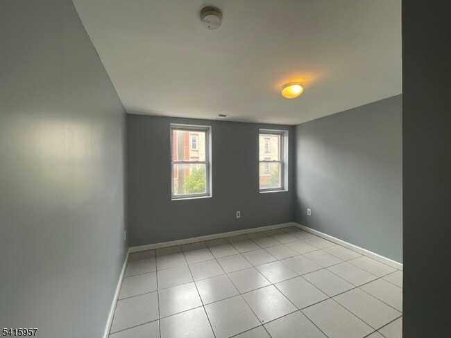 Building Photo - 87 1st St