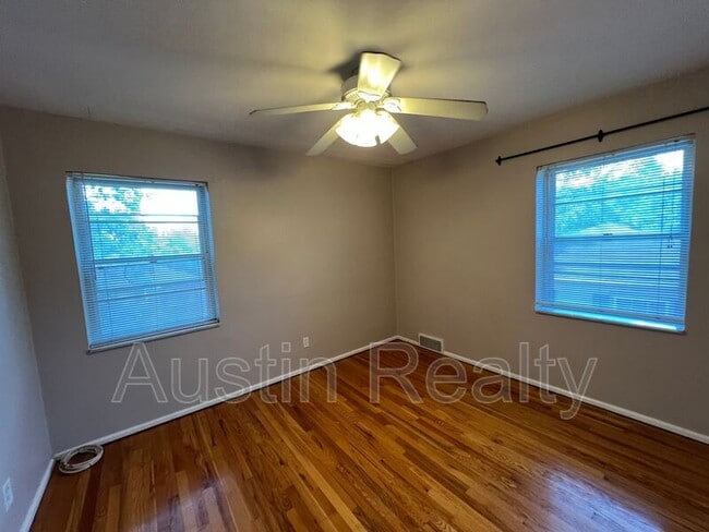 Building Photo - 1104 Ralph Terrace