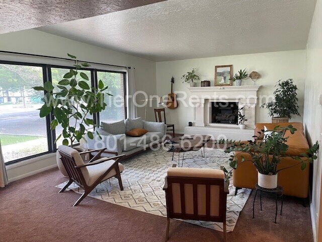 Building Photo - NO DEPOSIT Option Available for Qualified ...