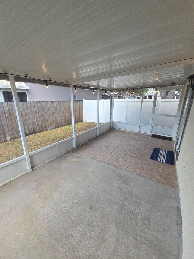 Building Photo - 3/2 Home in Valrico