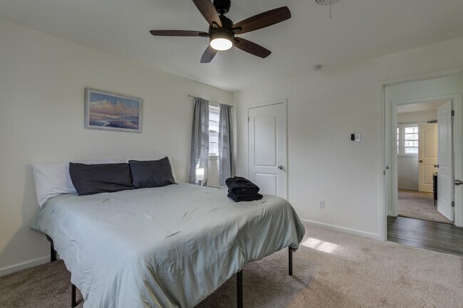 Building Photo - 5323 33rd St