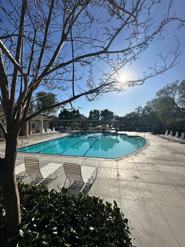 Building Photo - 2 Story home 3 Bedroom, 3 Bathroom Tustin Field.