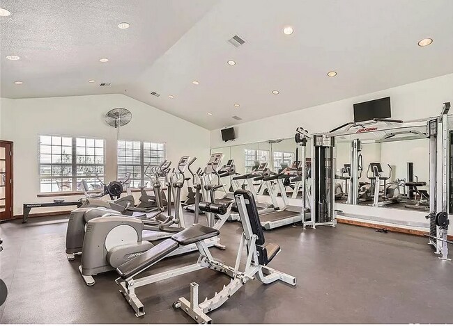 Building Photo - 2800 Blue Sky Cir