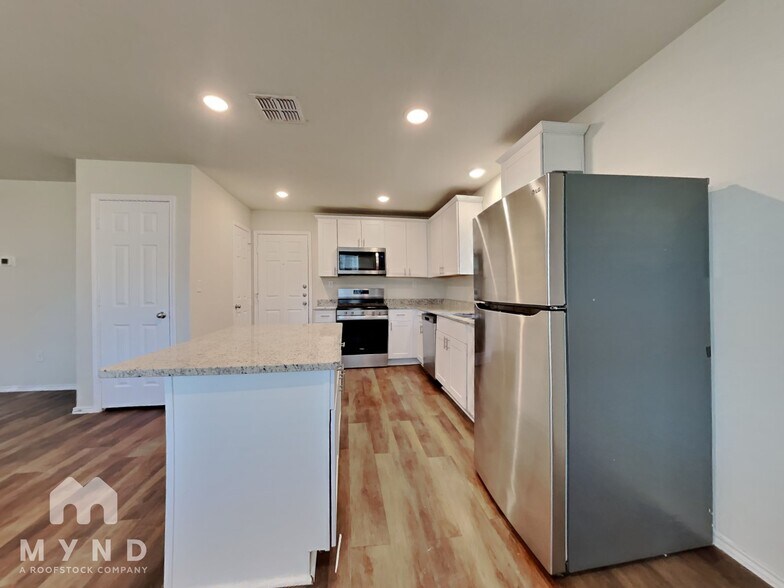 Building Photo - 13725 Crossbow Rdg