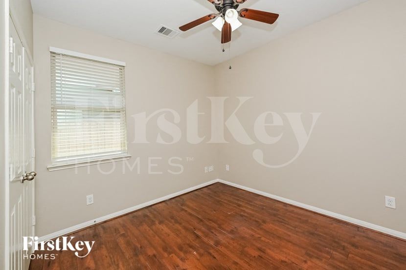 Building Photo - 12919 Pecan Shores Dr