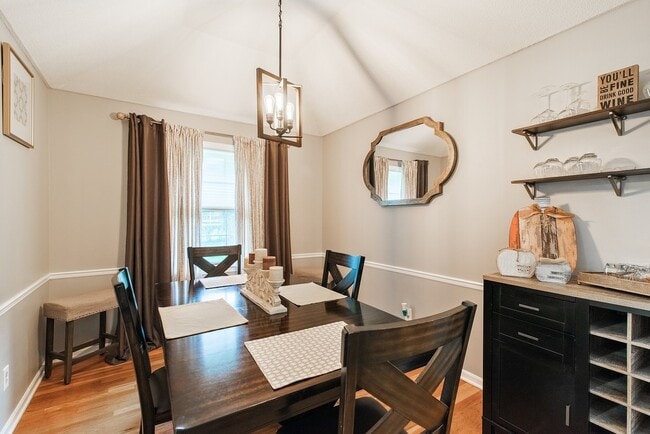 Building Photo - 3 Bed 2.5 Bath in Overland Park Nall Hills