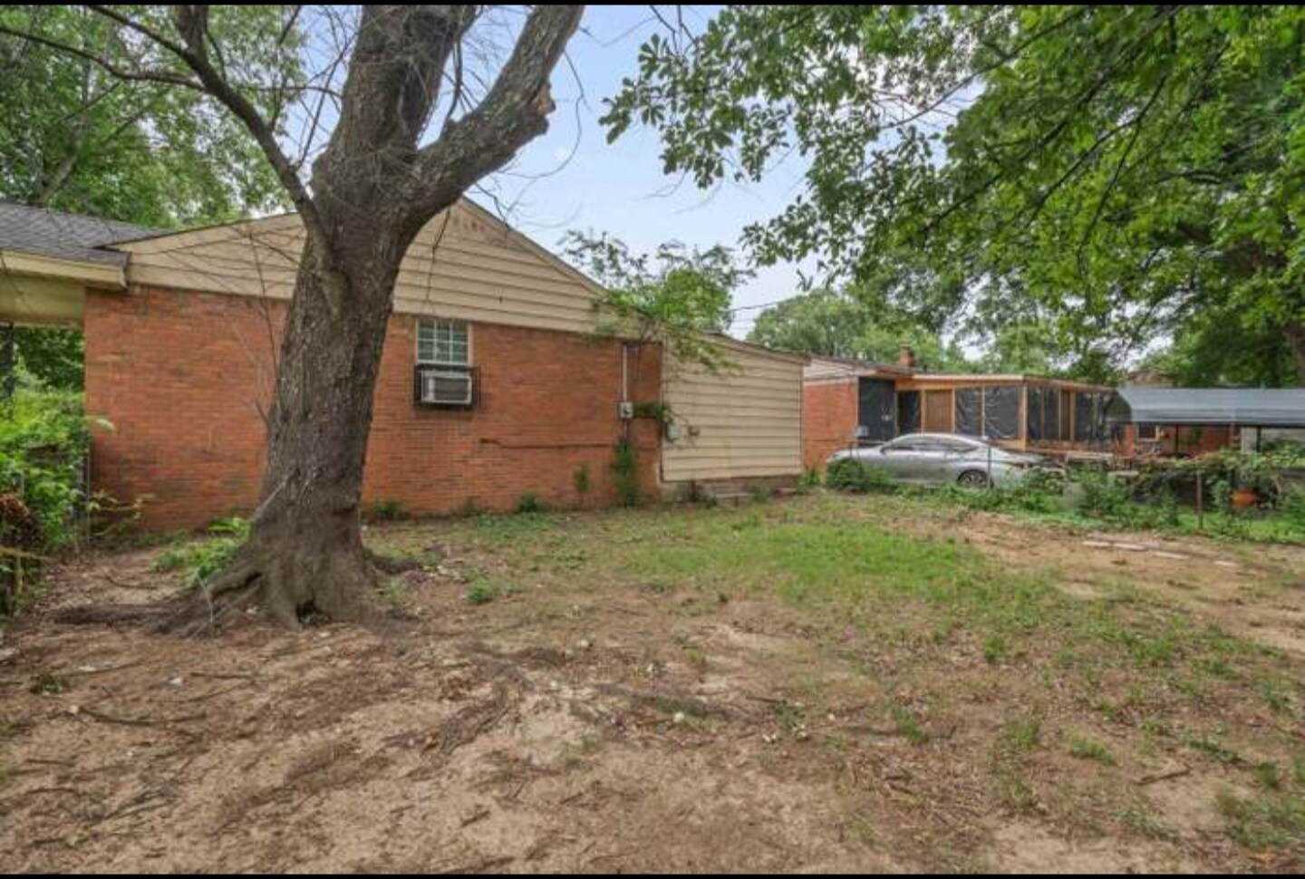 Building Photo - 2314 Pendleton St
