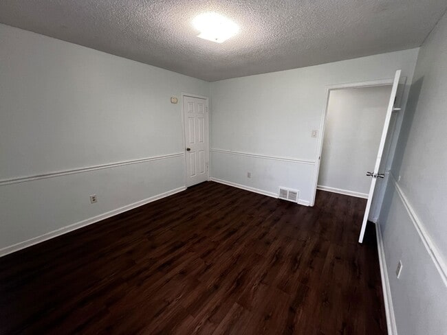 Building Photo - 8282 Linkwood Ln