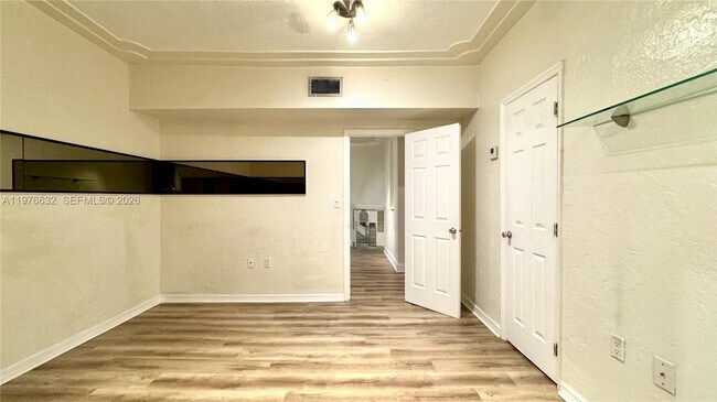 Building Photo - 1335 Pennsylvania Ave