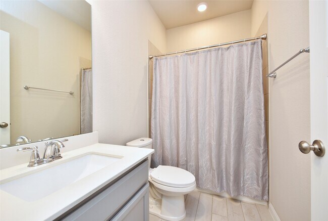 Building Photo - 1214 Oak Barrel Run