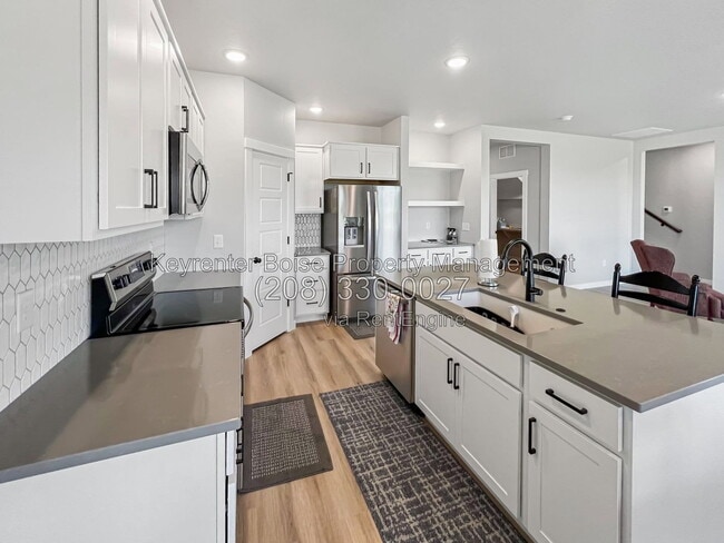 Building Photo - 5904 W Aegean Dr