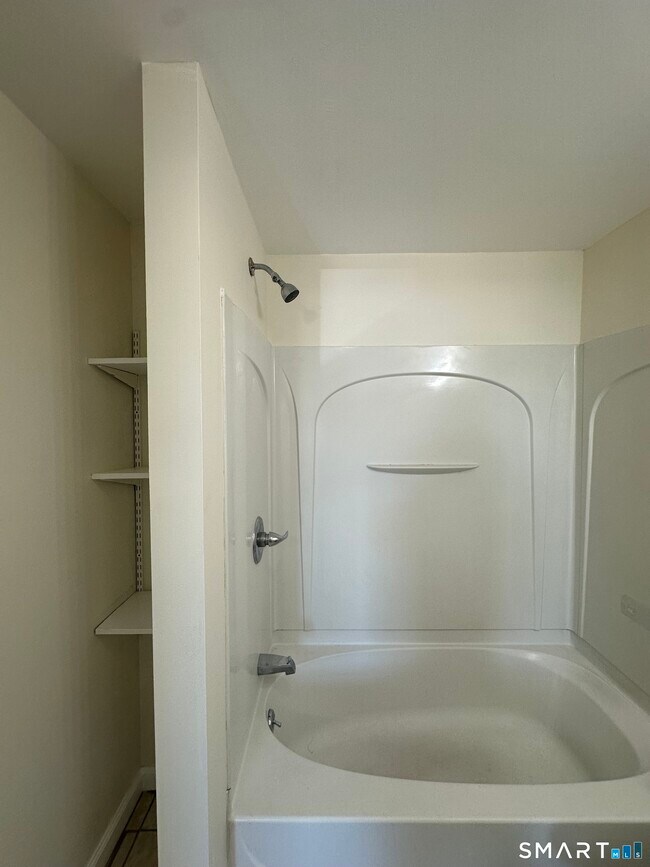 Building Photo - 42 Jefferson Ave