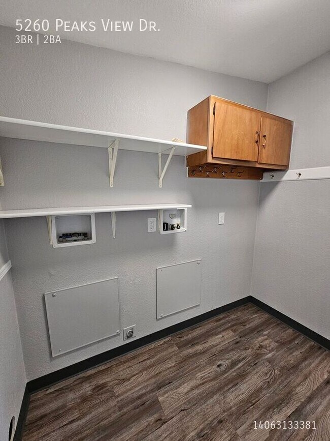 Building Photo - 5260 Peaks View Dr