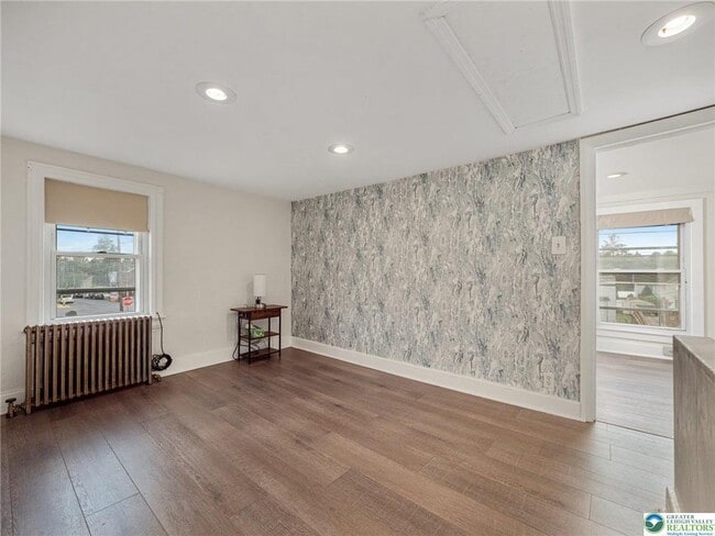 Building Photo - 115 2nd St