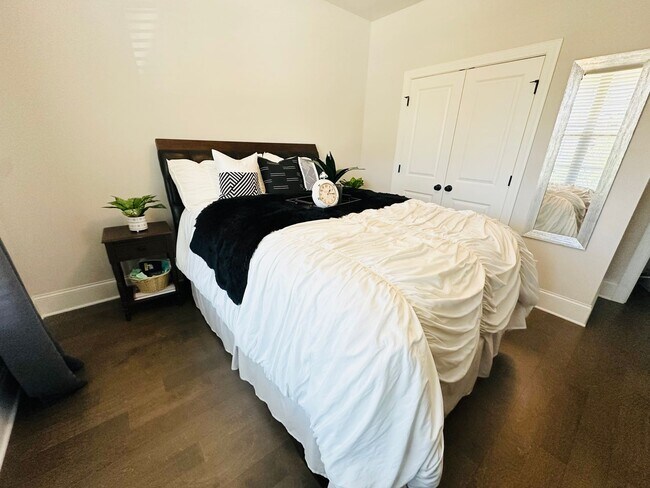 Building Photo - 603 Skye Ct