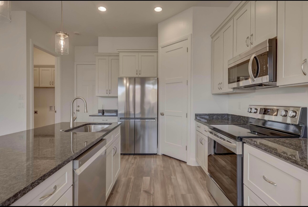 Building Photo - 4729 S Lucy Ln