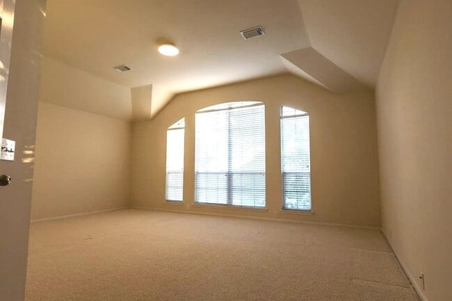 Building Photo - 2511 Sun Spot Ln