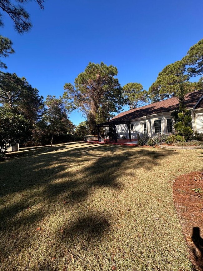 Building Photo - Newly Renovated 3 bedroom home in the heart of Miramar Beach!