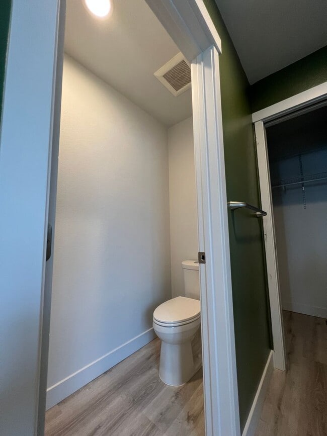 Building Photo - New on the Market!