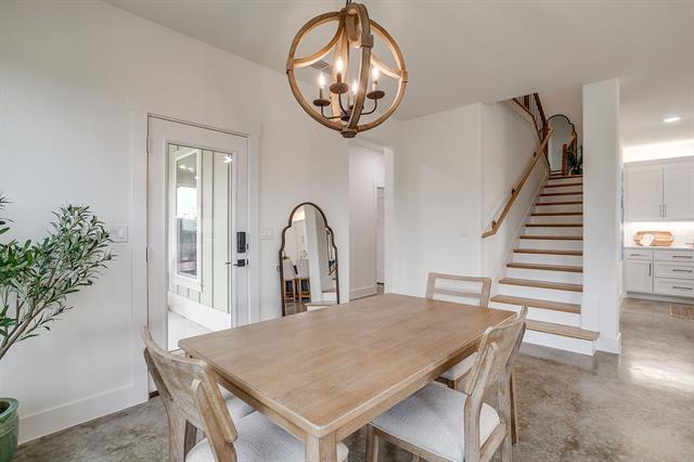 Building Photo - 112 Cardinal Wds