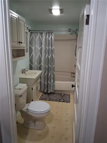 Building Photo - 170 Bernice Ave