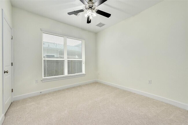 Building Photo - 4707 Rosedale Ave
