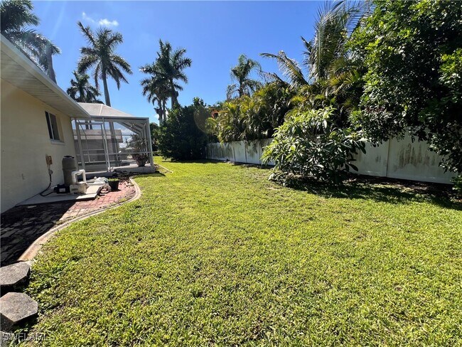 Building Photo - 234 SW 43rd St