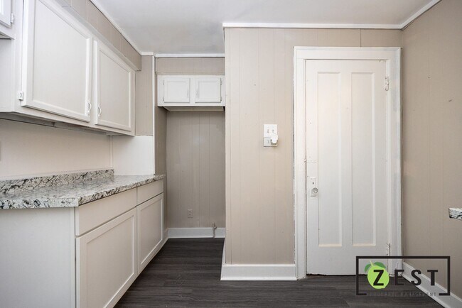 Building Photo - 12120 Stoepel St