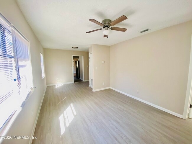 Building Photo - 1737 W 24th St