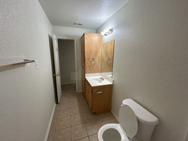 Building Photo - 207 Dale Earnhardt Dr